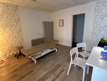 local professionnel à louer 34.65 m² - vic-le-comte (63) - 620€