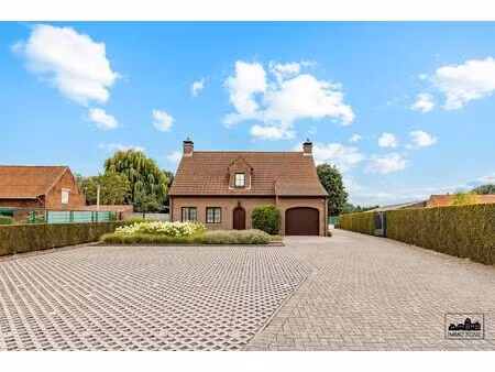 huis  chalet en ruim magazijn van 375 m2 op toplocatie