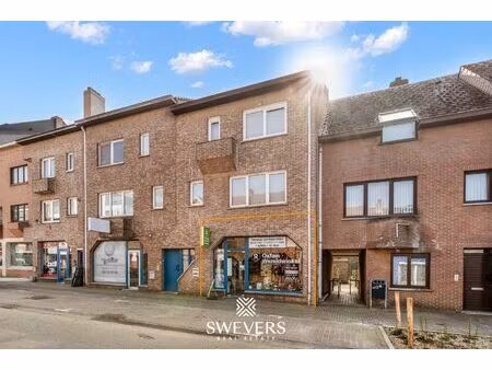 commercieel pand met garage in centrum beringen