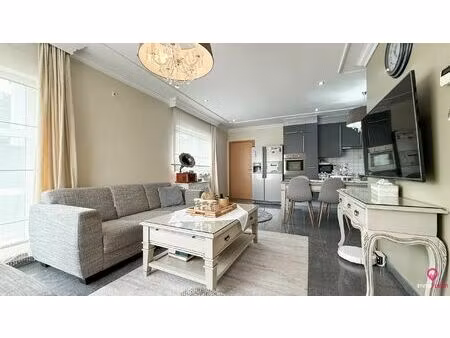 ruime woning van 285m² met 5 slpks en apart bureel ruimte!