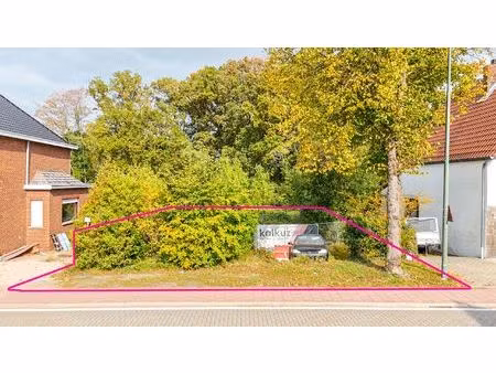 bouwgrond van 728m² voor open bebouwing met vergunde plannen