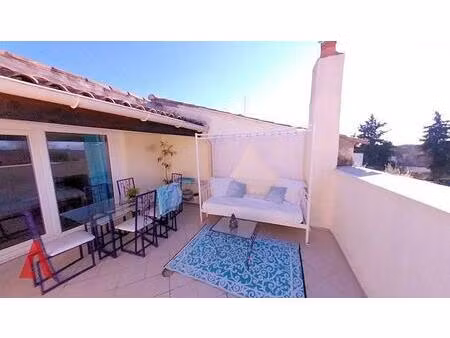 merveilleuse propriété de quatre chambres avec terrasse près de pezenas !