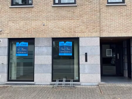 ruim kantoor met parkeerplaats te huur centrum lochristi!