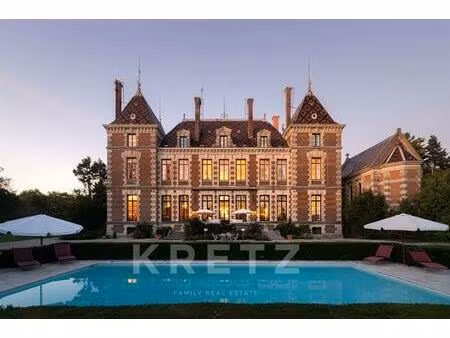 élégance xixe : château et domaine de 50 hectares à 1h de lyon