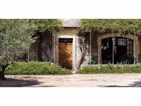 propriété avec piscine et jardin nimes (30)