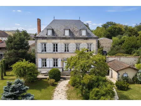 belle propriété 18mn de riom env. 187m2 et dépendances