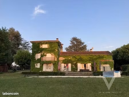 maison 6 pièces 230 m²