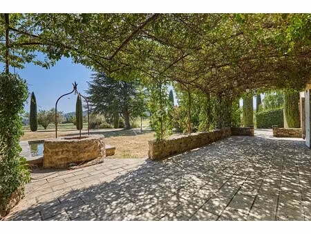 maison de luxe à vendre à cucuron