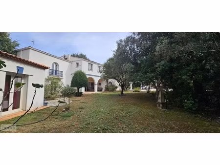 maison de luxe à vendre à viols-en-laval