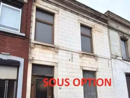 une maison d’habitation à rénover avec jardin