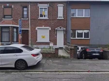 maison de rangée 2 chambres+ grenier -avec jardin