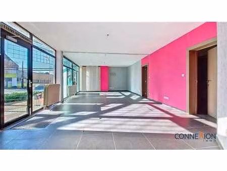 immeuble mixte comprenant 1 surface commerciale et 1 apparte