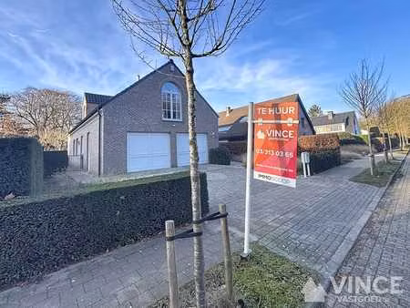 instapklare gezinswoning met zonnige tuin in rustige dood...