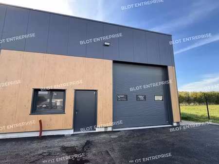 à louer - 1 cellule d'activites - 200 m² - yffendic