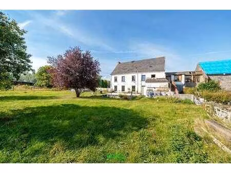 vaste maison 3 façades à parachever...