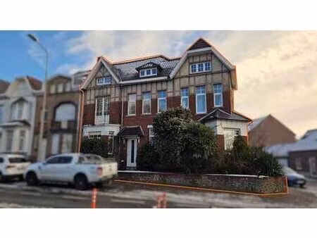 superbe maison de maître aux abords du parc de mouscron