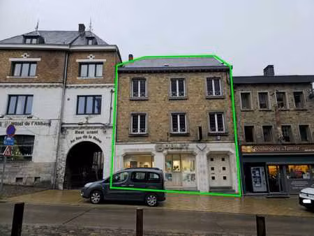 a vendre: immeuble mixte en plein centre de saint-hubert