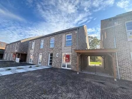 a ecaussinnes  5 maisons neuves 3 façades