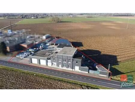 immeuble mixte - appartements - bureaux - hangars