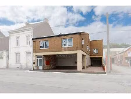 immeuble à vendre grand commerce + appartement à trazegnies