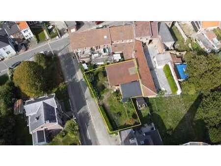 terrain avec hangar et dépendance