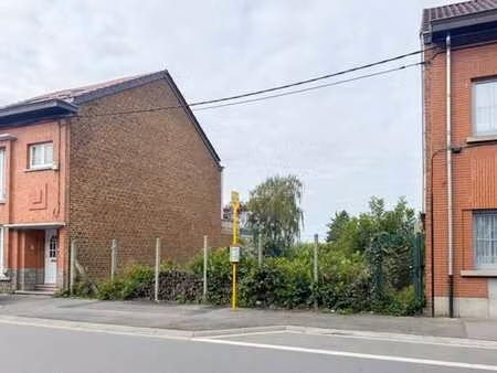 découvrez ce terrain à bâtir situé à gilly !