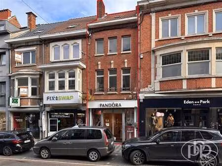 excellente visibilité commerciale sur rue principale