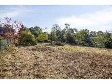 terrain pour villa ou 2 maisons 3 façades (moyennant obtenti