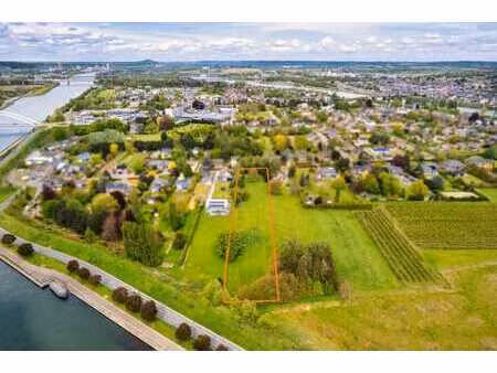 parcelle de terrain +/- 6.668 m² zone habitat.belle situatio