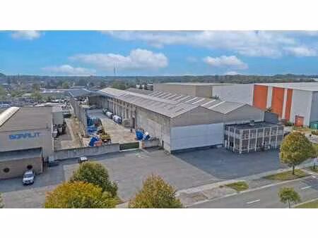 veelzijdig bedrijfsgebouw met uitstekende bereikbaarheid