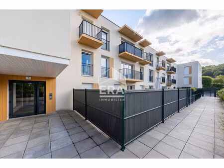 appartement avec balcon 2 pièces avec ascenseur.