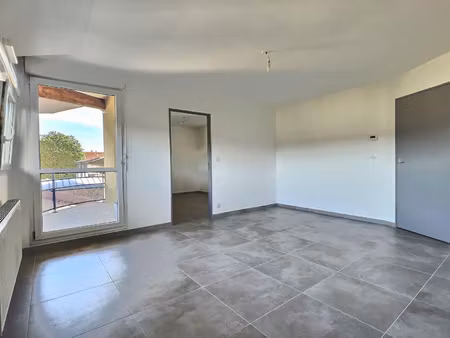 à louer f3 rénové à freyming-merlebach