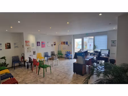 aniane - grand local professionnel