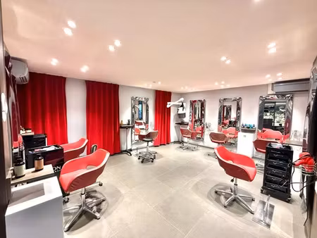fonds de commerce à vendre le chesnay (78) - salon de coiffure 57 m² - centre ville