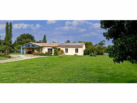 maison à vendre à saint-pompain (79160) - deux-sèvres