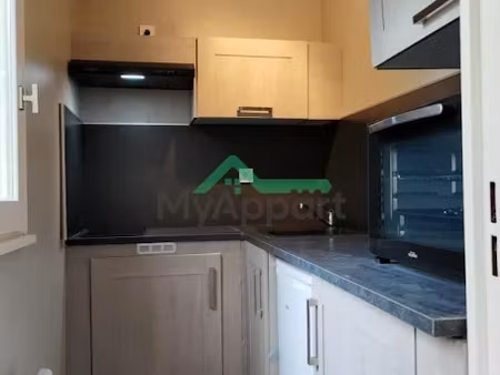 location meublée appartement 1 pièce 30 m² à andelarre (70000)  410 €