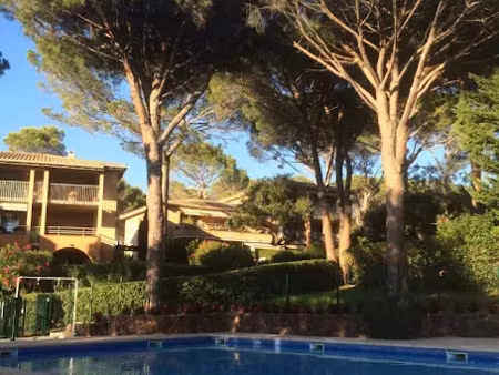 location meublée appartement 1 pièce 28 m² à saint-raphael (83700)  750 €