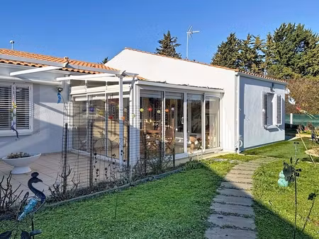 angoulins (17690 ) - maison de plain-pied - 3 chambres - 1 bureau - tous commerces - lumin