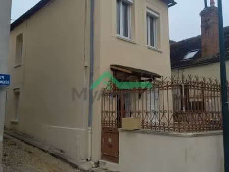 location meublée appartement 3 pièces 54 m² à barbey (77130)  790 €