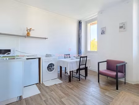 location meublée appartement 1 pièce 29.65 m² à cassis (13260)  830 €