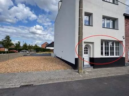 un appartement avec garage