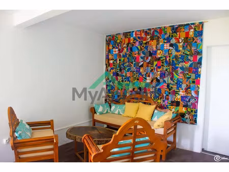 location meublée appartement 80 m² à le lorrain (97214)  950 €