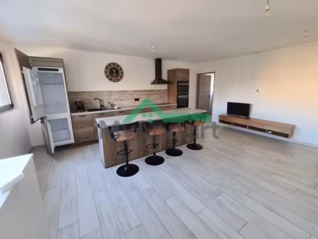 location meublée appartement 3 pièces 64 m² à les adrets-de-l'esterel (83600)  1 100 €