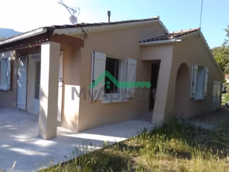 location meublée appartement 3 pièces 60 m² à le revest-les-eaux (83200)  1 100 €