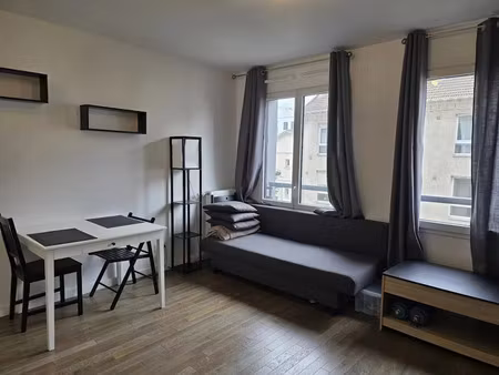 location meublée appartement 1 pièce 28 m² à suresnes (92150)  1 200 €