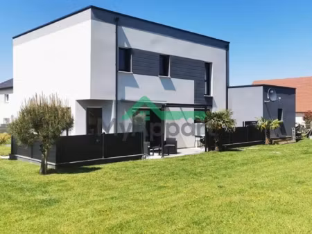 location meublée appartement 7 pièces 155 m² à val-de-saâne (76890)  1 400 €