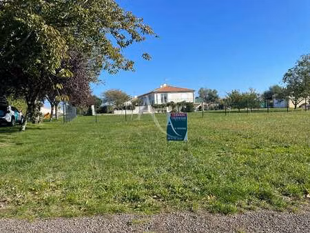 vente terrain à vouillé-les-marais (85450) : à vendre / 410m² vouillé-les-marais