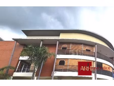 location meublée appartement 2 pièces 42.29 m² à la possession (97419)  850 €