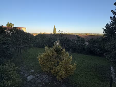 terrain à batir 587m2 clos de mur brindas