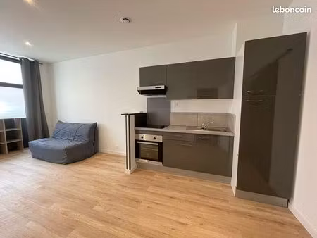 studio 1 pièce 27 m²